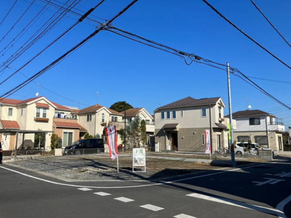 吉川市道庭、土地の前面道路を含む現地写真画像です