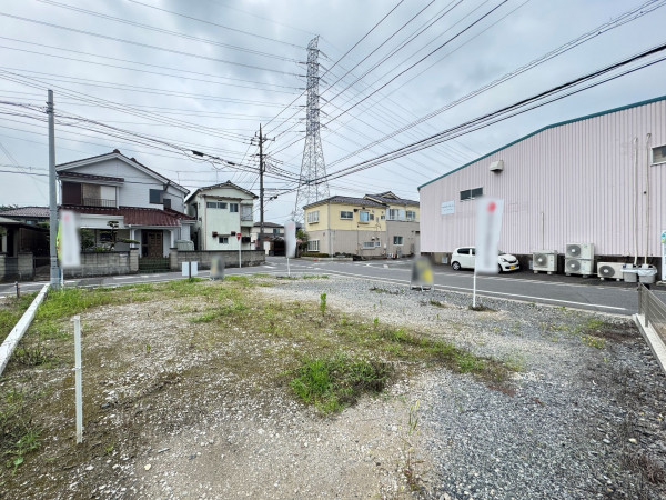 吉川市道庭、土地の前面道路を含む現地写真画像です