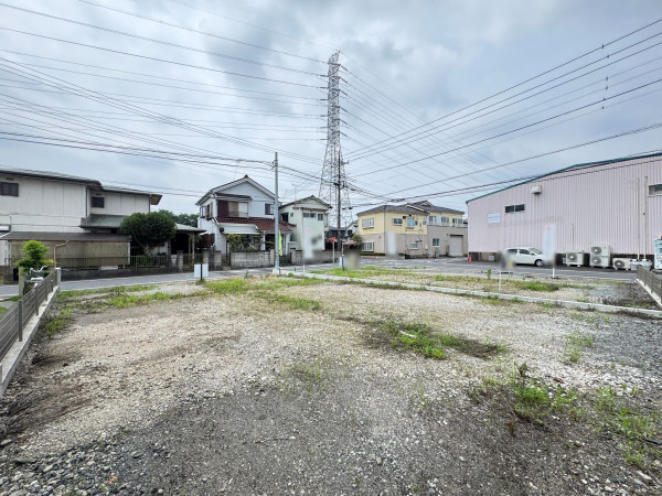 吉川市道庭、土地の前面道路を含む現地写真画像です