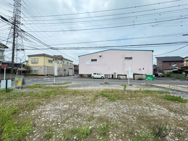 吉川市道庭、土地の前面道路を含む現地写真画像です