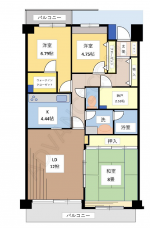 三郷市鷹野、マンションの間取り画像です