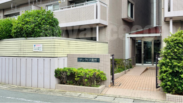 三郷市鷹野、マンションの外観画像です