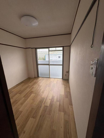 三郷市彦成、マンションの内装画像です