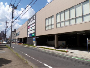 三郷市三郷、中古一戸建てのスーパー画像です
