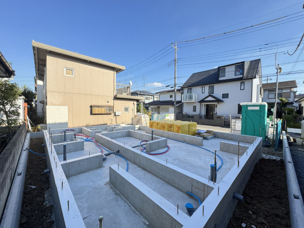 吉川市新栄、新築一戸建ての画像です