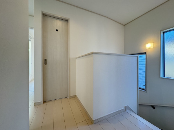 吉川市美南、中古一戸建ての居間画像です