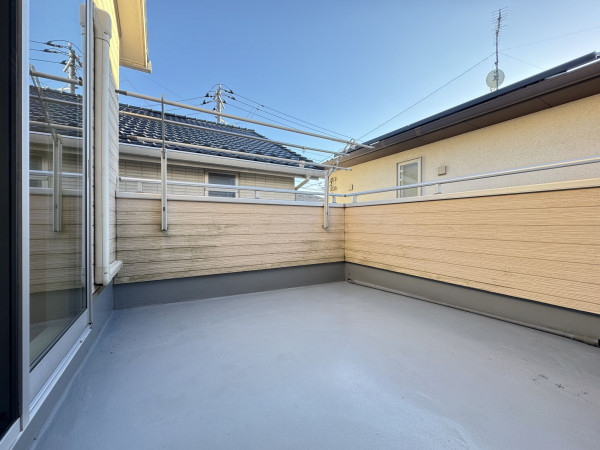 吉川市美南、中古一戸建てのバルコニー画像です