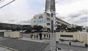 三郷市彦糸、マンションの小学校画像です