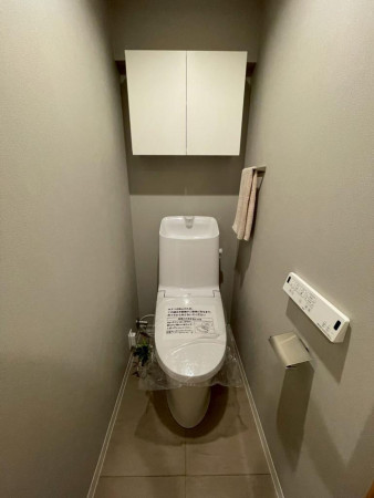 三郷市早稲田、マンションのトイレ画像です
