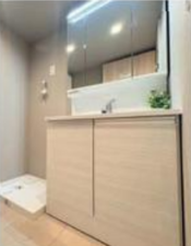 三郷市早稲田、マンションの洗面画像です