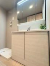 三郷市早稲田、マンションの洗面画像です