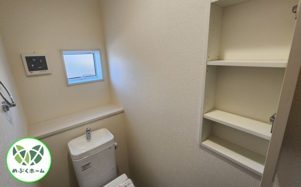 前橋市後家町、新築一戸建てのトイレ画像です