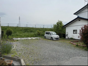 前橋市龍蔵寺町、中古一戸建ての駐車場画像です