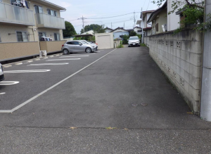 前橋市下沖町、土地の前面道路を含む現地写真画像です