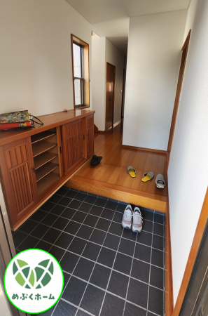 前橋市箱田町、中古一戸建ての玄関画像です