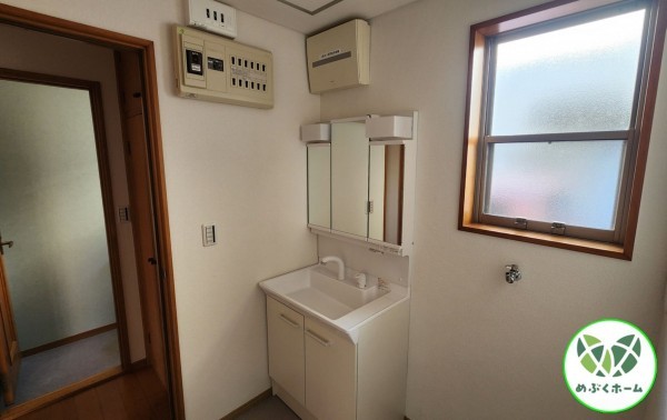 前橋市箱田町、中古一戸建ての洗面画像です