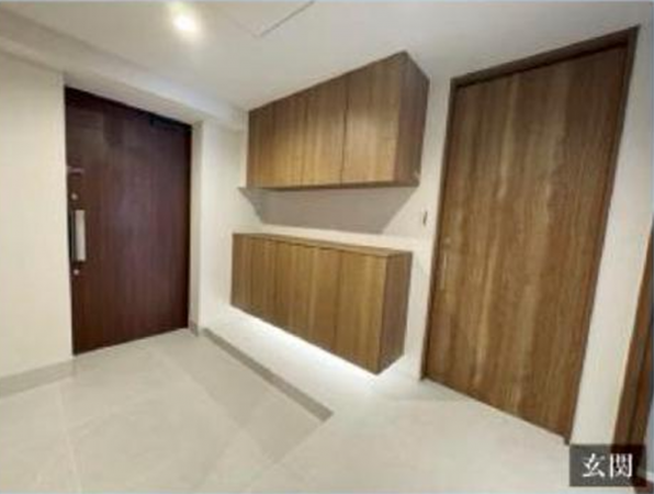 渋谷区南平台町、マンションの玄関画像です