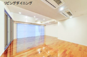 渋谷区松濤、マンションの居間画像です