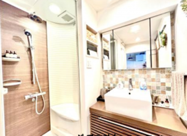 渋谷区渋谷、マンションの洗面画像です