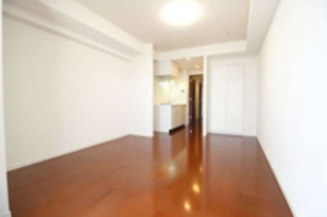 渋谷区円山町、マンションの居間画像です