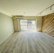 渋谷区円山町、マンションの居間画像です