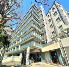 目黒区青葉台、収益物件/店舗付住宅の外観画像です