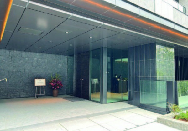 渋谷区渋谷、マンションのエントランス画像です