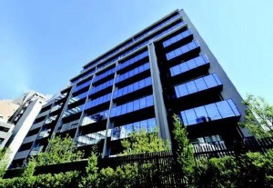 渋谷区南平台町、マンションの外観画像です