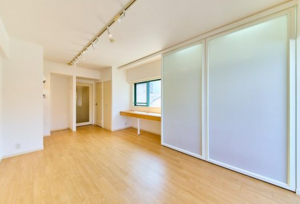 渋谷区円山町、マンションの居間画像です