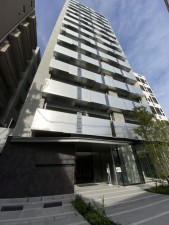 渋谷区桜丘町、マンションの外観画像です