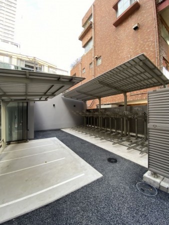 渋谷区桜丘町、マンションの駐車場画像です