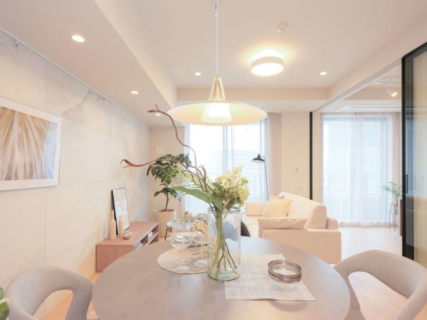 渋谷区渋谷、マンションの居間画像です