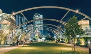 渋谷区渋谷、マンションの公園画像です