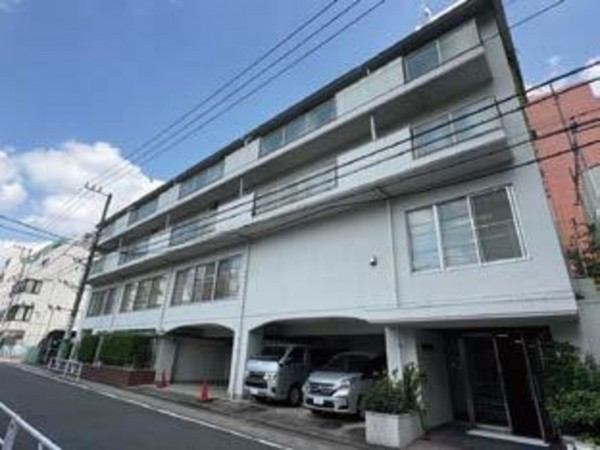 渋谷区渋谷、マンションの外観画像です