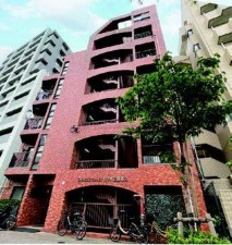 渋谷区富ヶ谷、マンションの外観画像です