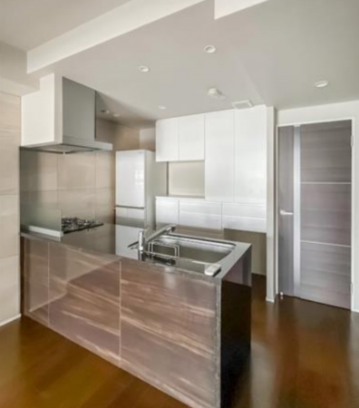 目黒区青葉台、マンションのキッチン画像です