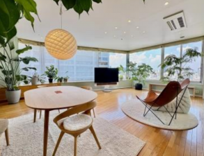 渋谷区渋谷、マンションの居間画像です