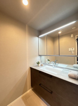 目黒区大橋、マンションの洗面画像です