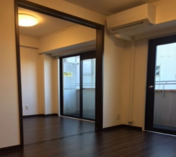 渋谷区宇田川町、マンションの居間画像です