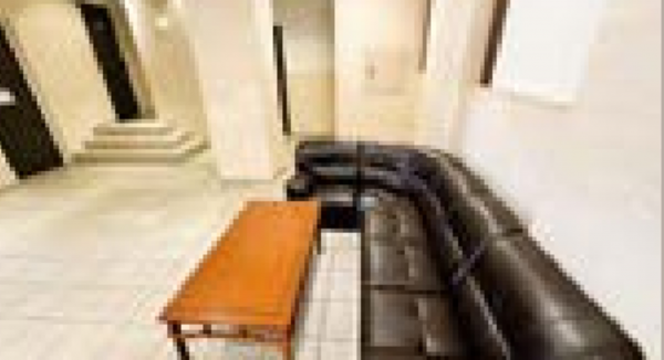 渋谷区円山町、マンションのエントランス画像です