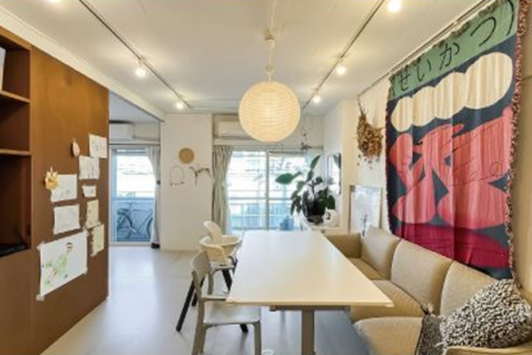 世田谷区、マンションの居間画像です