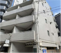 渋谷区南平台町、マンションの外観画像です