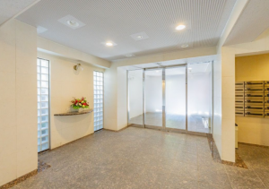 渋谷区松濤、マンションのエントランス画像です