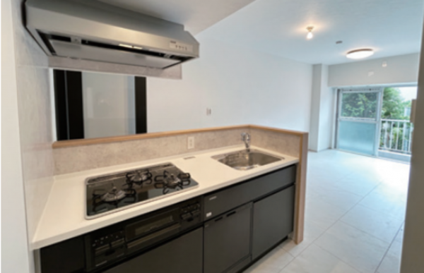 目黒区青葉台、マンションのキッチン画像です