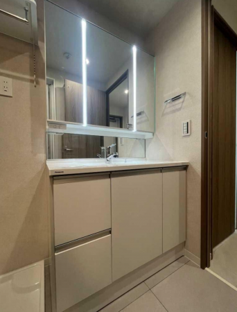 目黒区大橋、マンションの洗面画像です