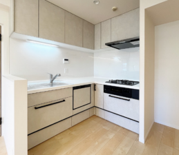 渋谷区幡ヶ谷、マンションのキッチン画像です