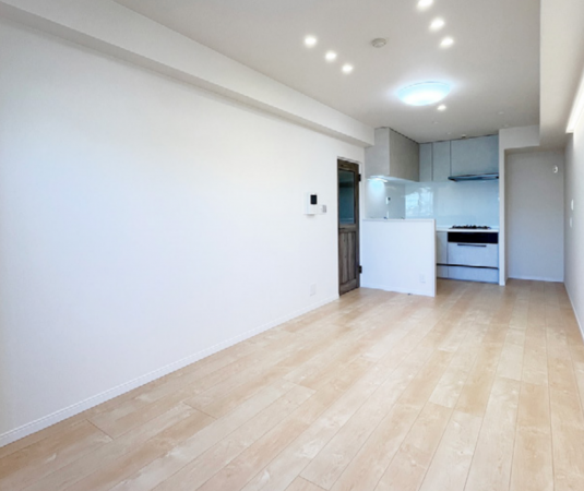 渋谷区幡ヶ谷、マンションの居間画像です