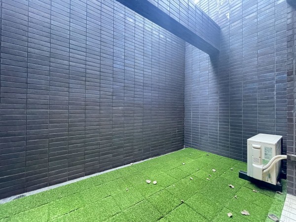 渋谷区神宮前、マンションのバルコニー画像です