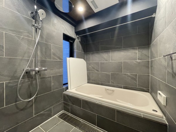 渋谷区神宮前、マンションの風呂画像です