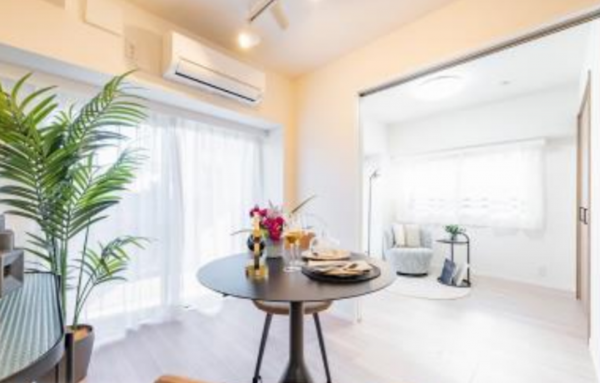 渋谷区松濤、マンションの居間画像です